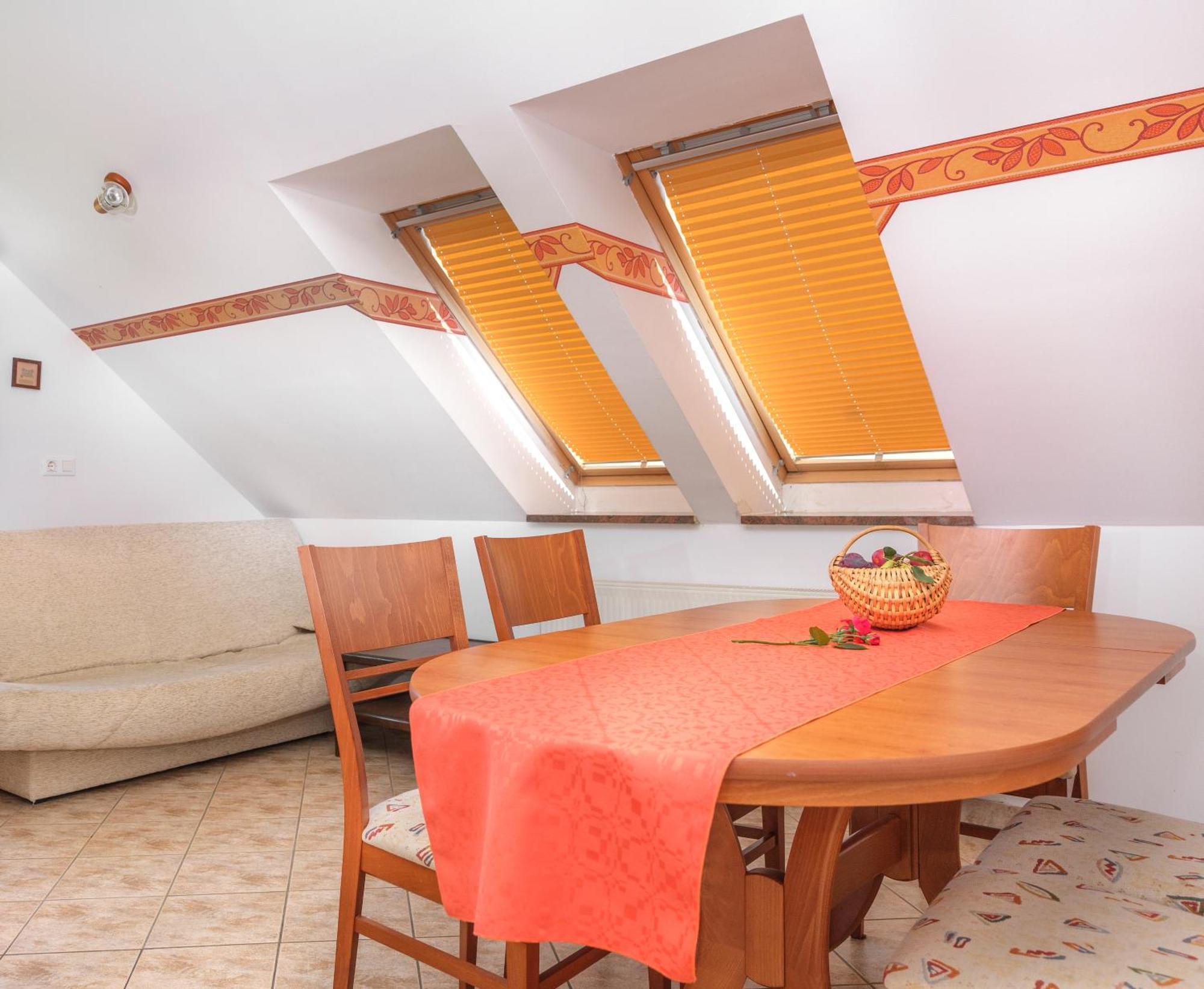Apartments Suster Stari Trg ob Kolpi Ngoại thất bức ảnh