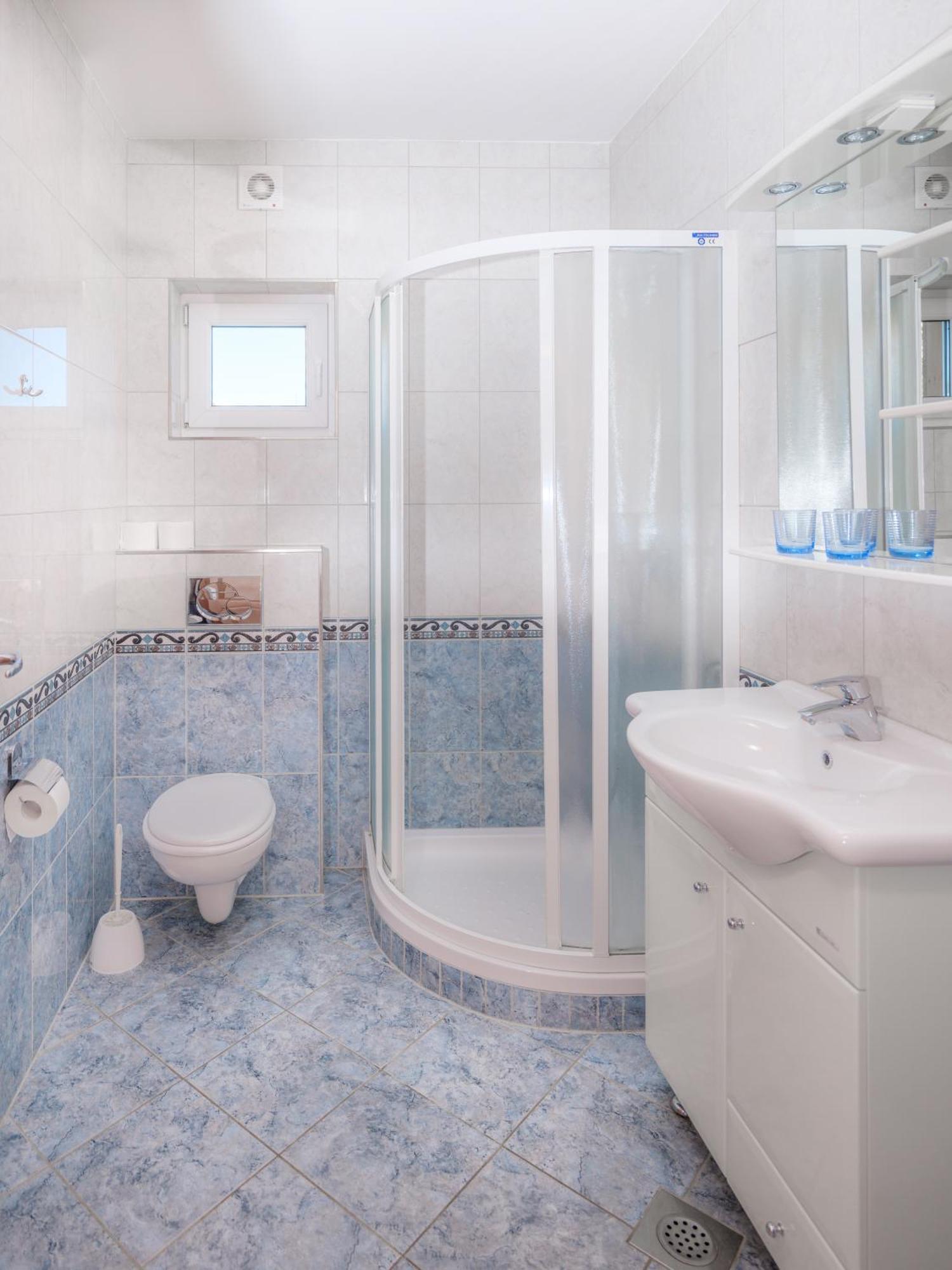 Apartments Suster Stari Trg ob Kolpi Ngoại thất bức ảnh
